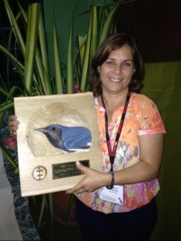 Alina Pérez Hernández accepting 2016 PIF Leadership Award